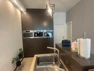 Spacious Family Home For 6 To 8 Guests With 3 Bedrooms And 2 Bathrooms Between Brussels City Center And Brussels Airport - 1