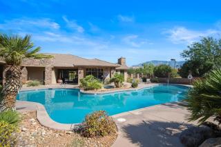 Zion Poolside Escape Steps to the Pool Brand New Listing - 7
