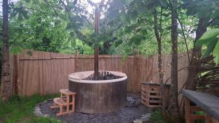 Sleeps 2 - Private Hot Tub - Fire Pit - 8
