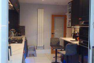 2 Bedroom Bungalo - Free Parking WiFi & Garden - 4