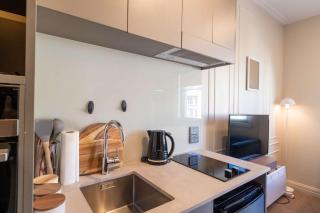 Te Aro City Stay - Modern Studio for Two - 2