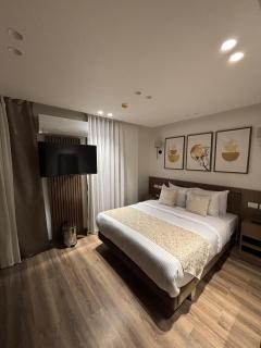 Lake Plaza Luxury Rooms - 5
