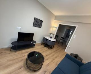 Charming 2BR Downtown Metro - 8