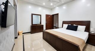 Pinewood Guest House - 4