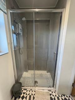 Private, modern guest suite Four Mile Bridge, Rhoscolyn - 3