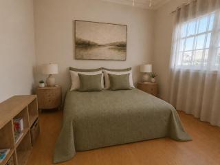 Hamptons style living on Maude Street - 5