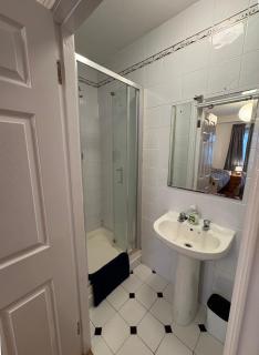 2 bedrooms, Galway City Centre - 4