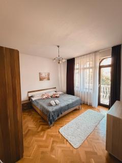 Modern 2BR Apt with 2 Balconies Views and Parking - 3