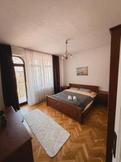 Modern 2BR Apt with 2 Balconies Views and Parking - 4
