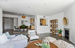 Two Bedroom Coastal Retreat with Modern Interiors - 9