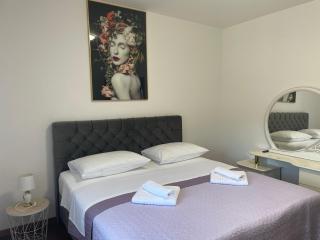 Nany-Villa with heated pool - 3