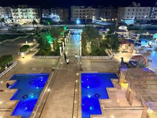 Luxury Stay at Hurghada Hub Resort with Pools - 8