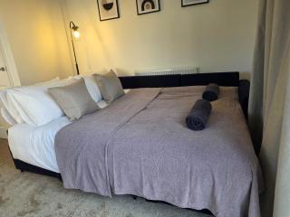 3 Bed Home-5 Min to City Centre-Parking & Garden - 4