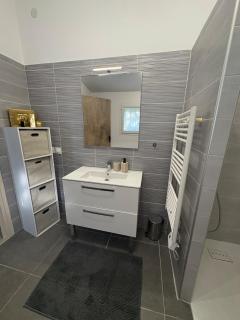 Petite maison cosy et jacuzzi privé en Provence - 3