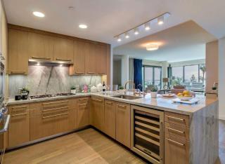 Two Bedroom Oceanfront Retreat with Panoramic View - 3
