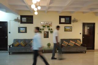 Hotel Sahu Near Kashi Vishwanath Temple Gate - 2