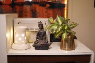 Hotel Sahu Near Kashi Vishwanath Temple Gate - 1