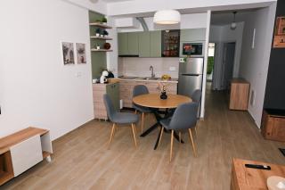 Lujza cozy 2BR APT- free parking, near the lake - 8