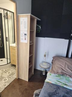 Studio chaleureux sans-visà-vis - 7