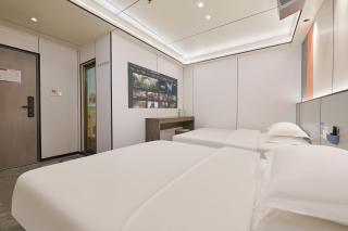 Four Seasons Clouds Xiamen North Railway Station Store - 6