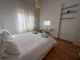 Limnaria Gardens - 1 bedroom, sunny apartment with stunning pool views - 3