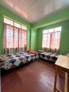 Shillong Syngkrem Travellers Hostel Dormitory - 2
