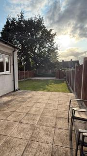 Newly renovated 2 bedroom Home in West Bromwich Ideal for contractors & families - 7