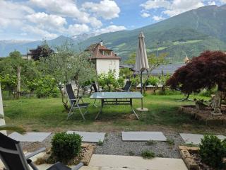 Garni Schuster - 9