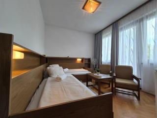 Sophie's Guesthouse - 9