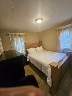 Guest BnB close to basketball hall of fame and MgM - 3