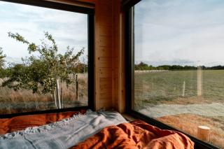 Romantic Cotswolds Cabin In Orchard - 1
