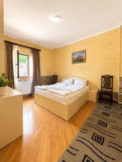 Stone Alley Inn - 3