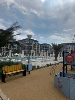 Premium Three Room Sea Breeze Apartment in Polo Residence - 0