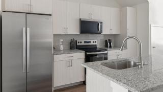 Landing Chic 2BD Clubhouse - 3