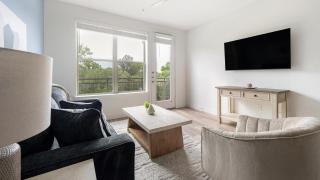 Landing Stylish 1BD Clubhouse - 7