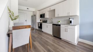 Landing Stylish 1BD Clubhouse - 1