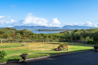Spacious house with wonderful garden and sea views - 6