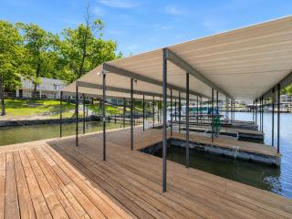 The Ozark Acre 6BDR Lakefront - 6