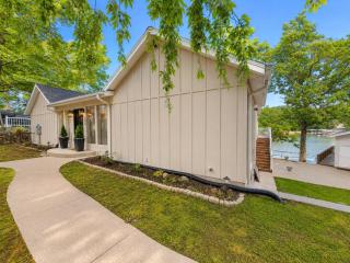 The Ozark Acre 6BDR Lakefront - 4