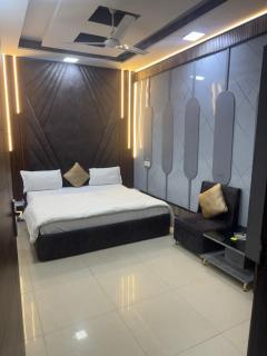 Hotel American - 1