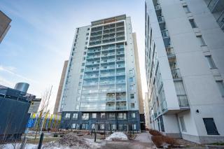 Next to metro and shopping center with great seaview - 2