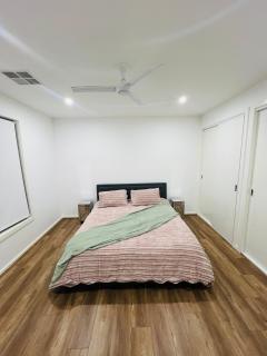 Mickleham Prestige Homestay - 9