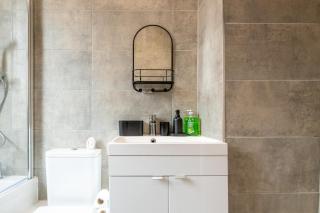 Modern 3 BDR Home IFree Parking- Near City Ctr - 4