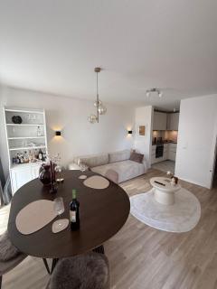 Ruhiges Design Apartment mit Balkon I 250 m zur NordArt - 0