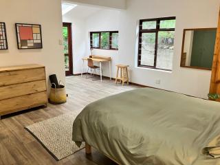 The Lookout - Spacious 2 bed overlooking Kalk Bay - 1