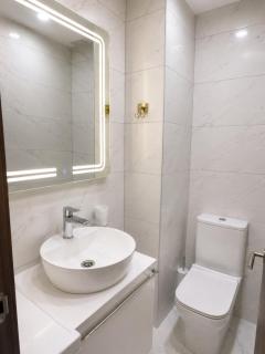 MM Elegant Apartment with Private Parking - 5