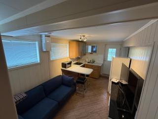 Cozy Private Studio with Separate Entrance - 8