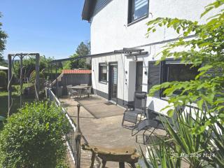 Ruhige Ferienwohnung mit grosser Terrasse - 0