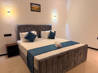 Cozy Bay Hotel - 4
