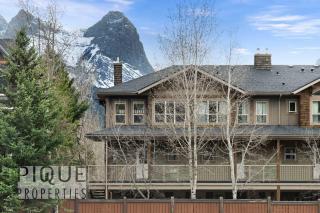 Luxury Fire Mountain Lodge, Outdoor Hot Tub, Parking, Fast WiFi! - 7